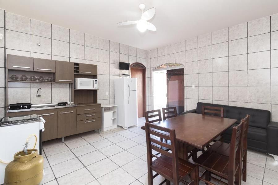 Апартаменты Residencial Ipe Amarelo Бомбиньяс Экстерьер фото