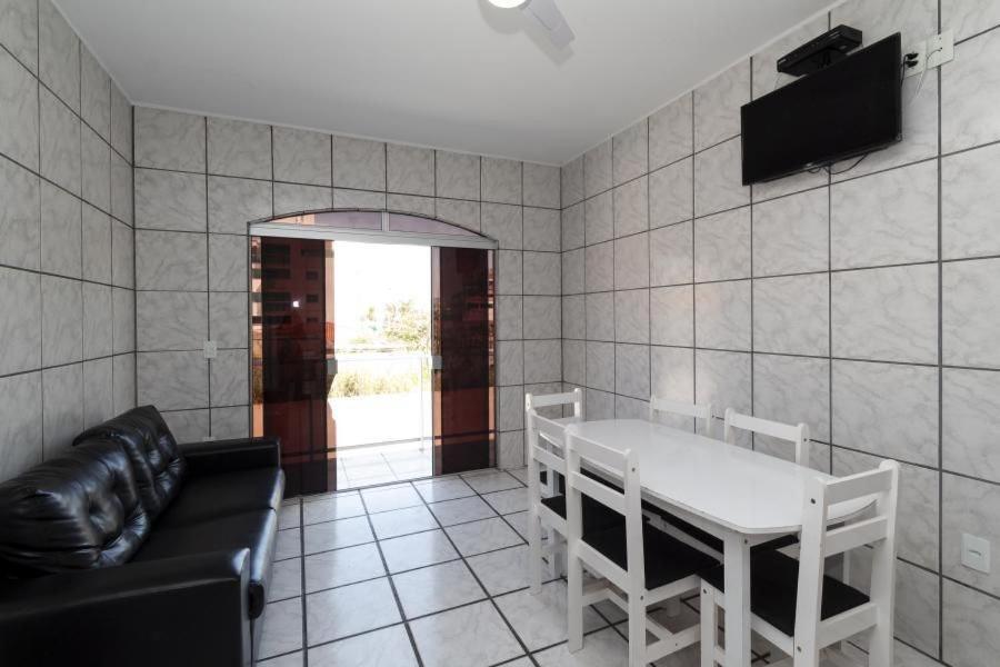 Апартаменты Residencial Ipe Amarelo Бомбиньяс Экстерьер фото